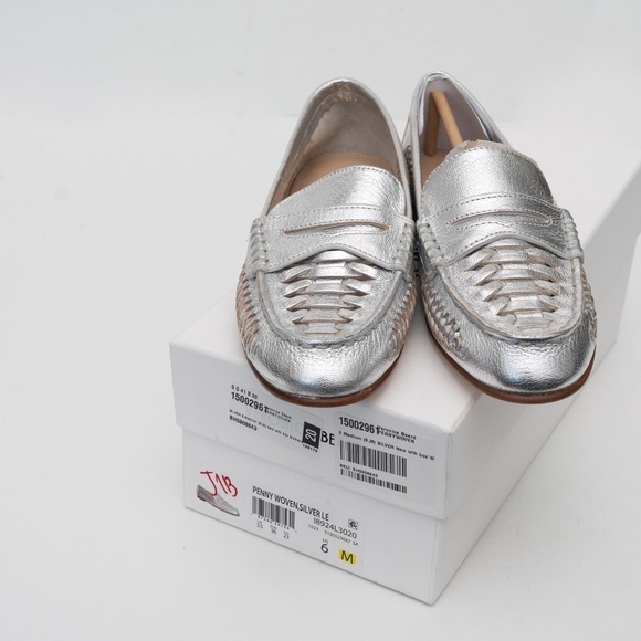 Veronica Beard. Penny Woven Silver Flats. - Picture 4 of 14